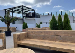 Sleek Oasis in the Heart of Gibraltar - Sleeps 6